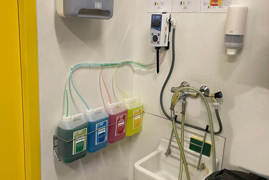 Hoe meer reinigingsmiddel ik gebruik, hoe schoner! Toch? Of werkt dit niet zo?